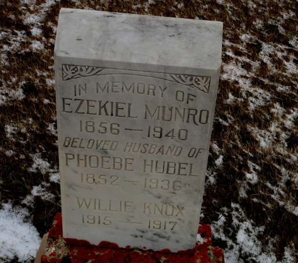 hbc024.jpg Ezekiel and Phoebe Hubel Munro and Willie Knox